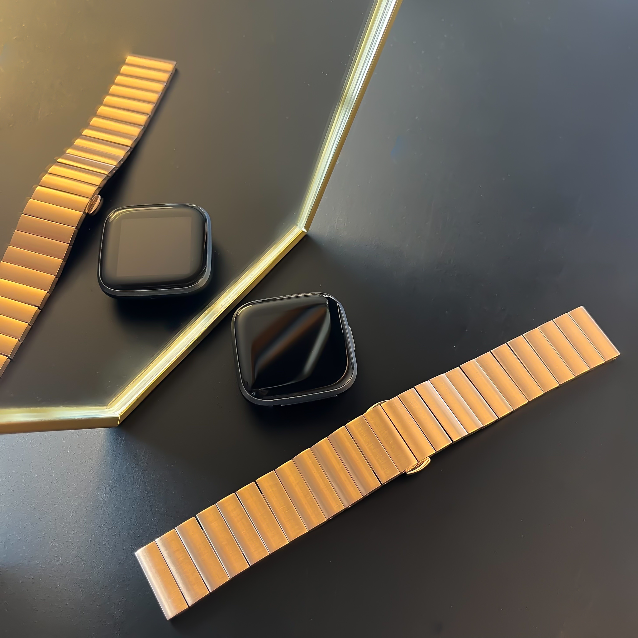 Cinturino a maglie per Fitbit Versa - oro rosa