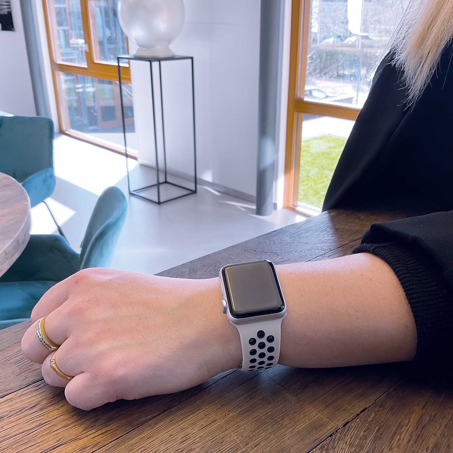 Cinturino doppio sport per Apple Watch - bianco nero