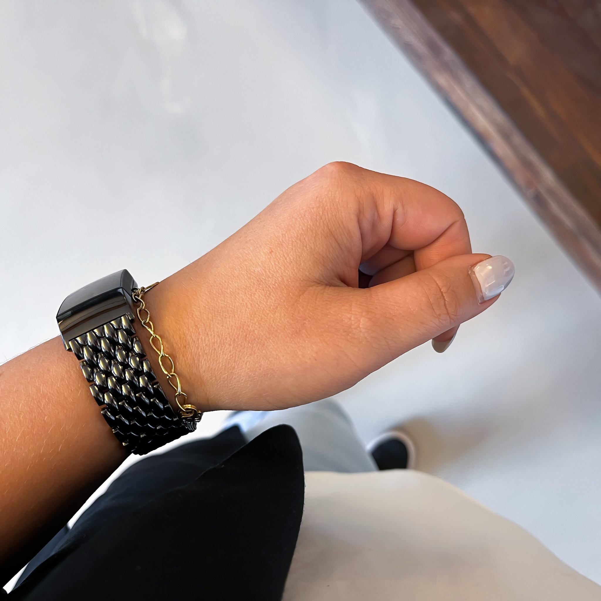 Cinturino a maglie in acciaio con drago per Fitbit Charge 3 & 4 - nero