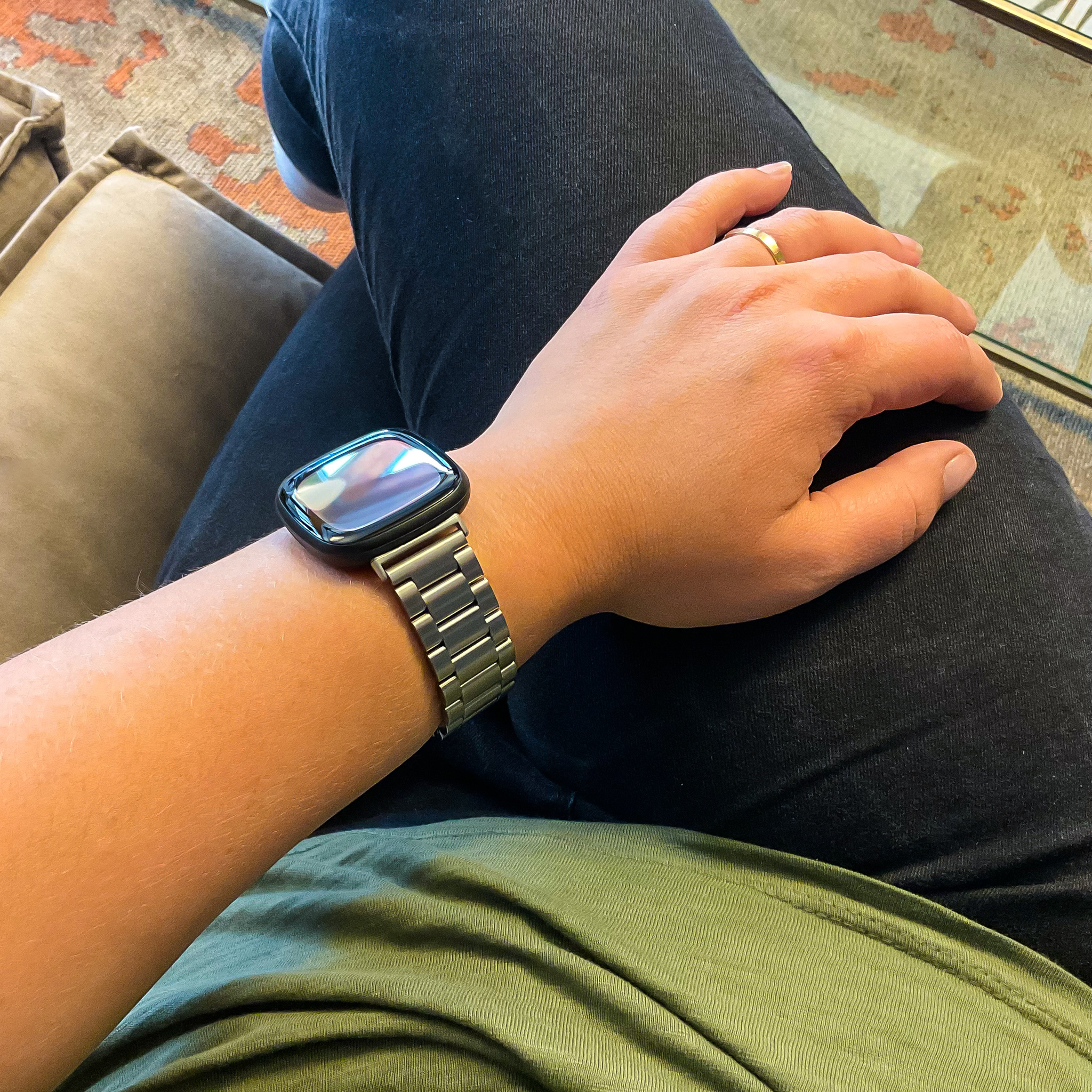 Cinturino a maglie in acciaio con perline per Fitbit Versa 3 / Sense - argento