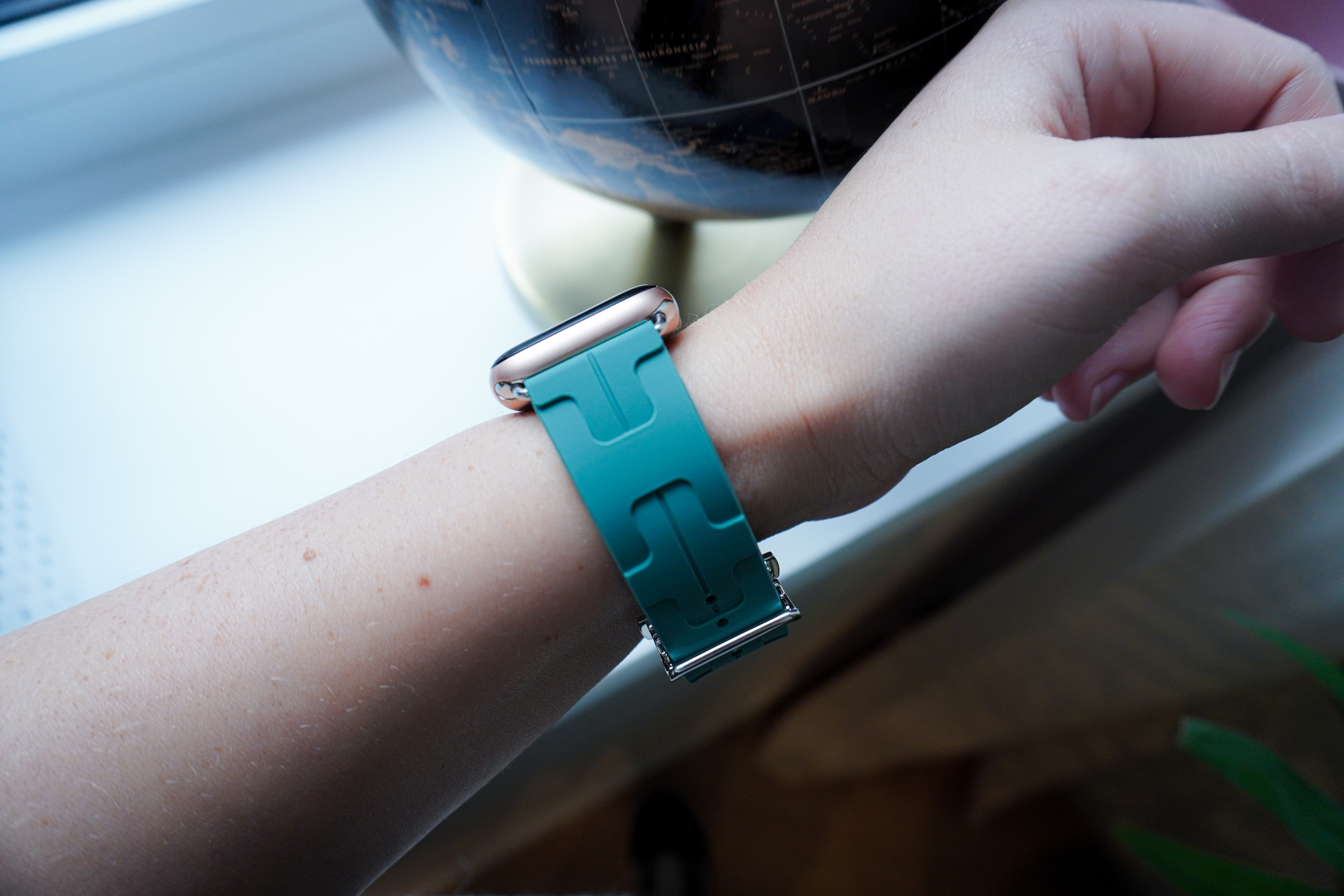 Cinturino sport Hermès simple tour kilim Apple Watch - verde pino