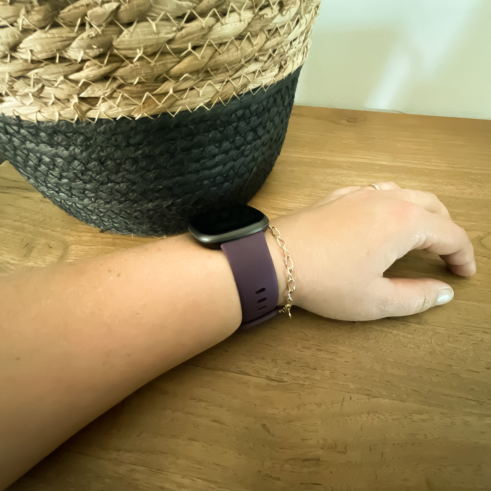 Cinturino sport per Fitbit Versa 3 / Sense - viola scuro