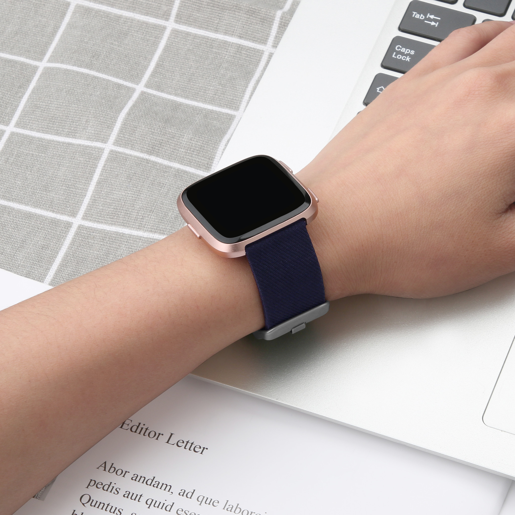Cinturino con fibbia in nylon per Fitbit Versa - blu
