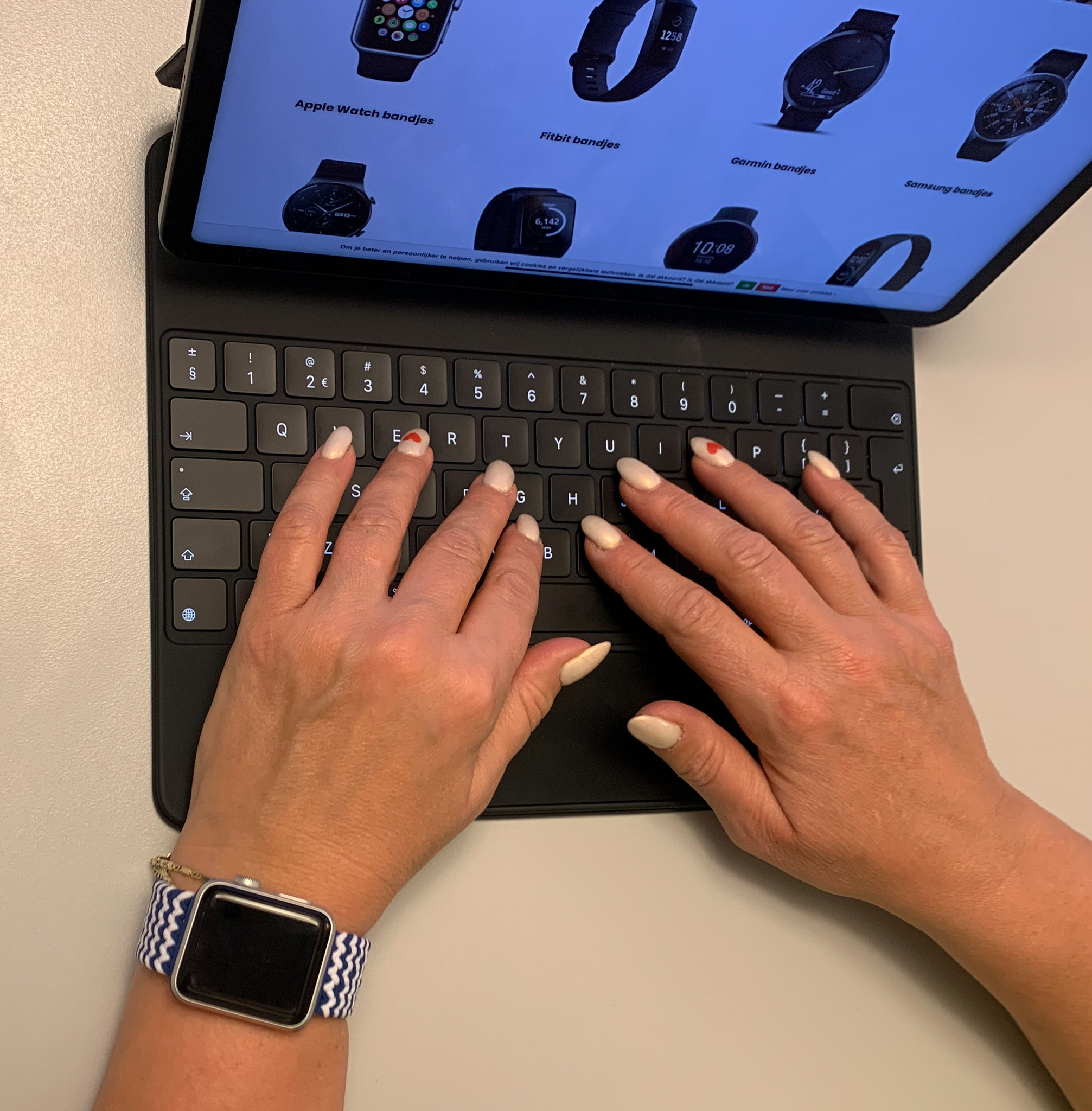 Cinturino Solo intrecciato in nylon per Apple Watch - mix blu e bianco