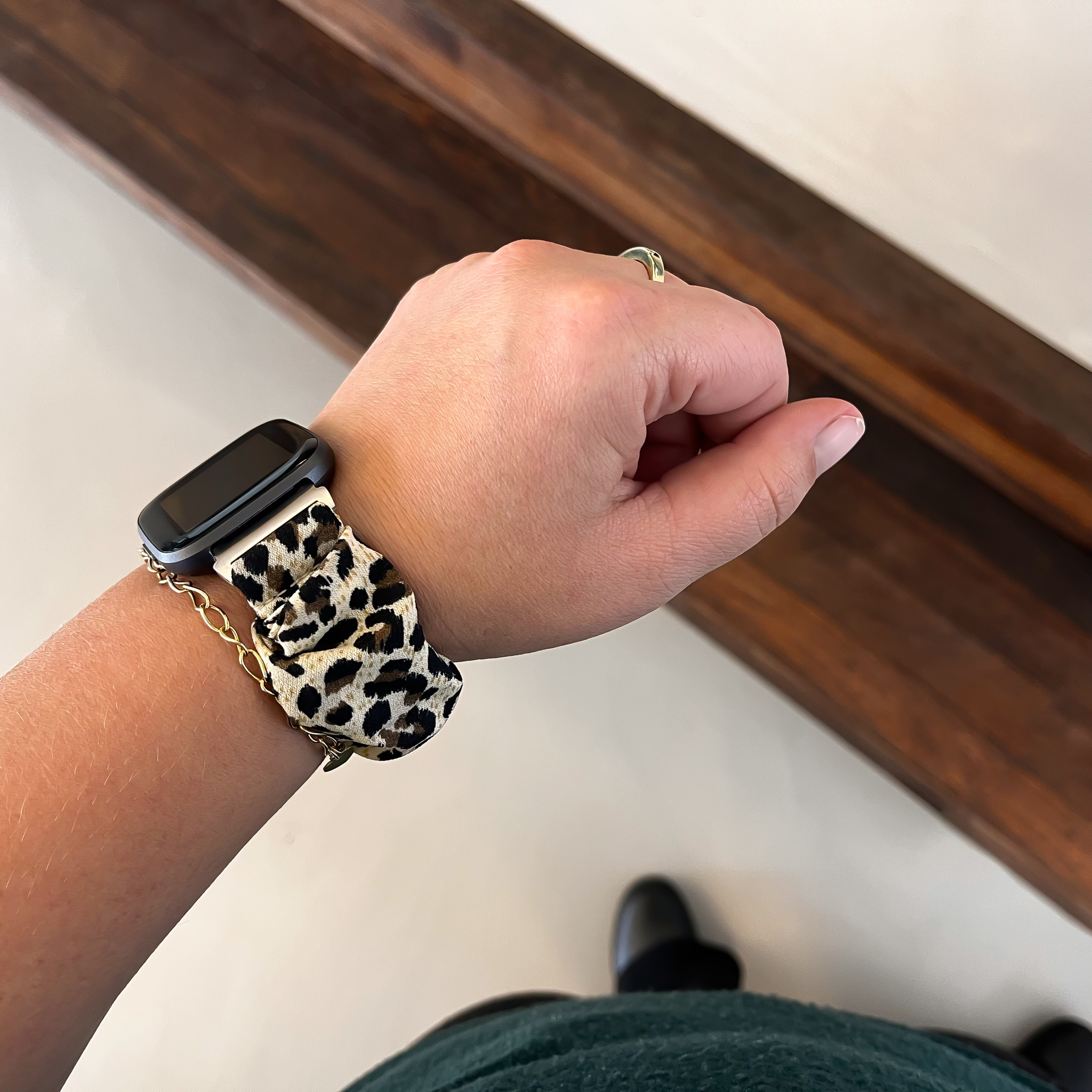 Cinturino elastico in nylon per Fitbit Versa - pantera